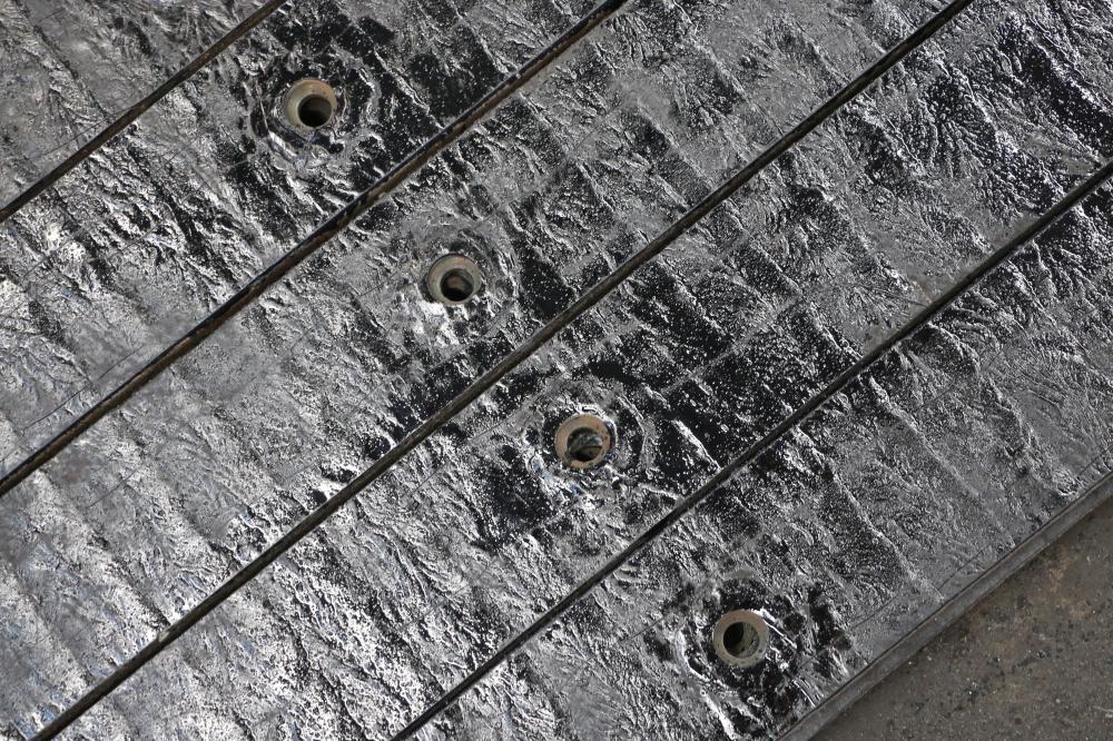 辽宁碳化铬耐磨钢板10+4