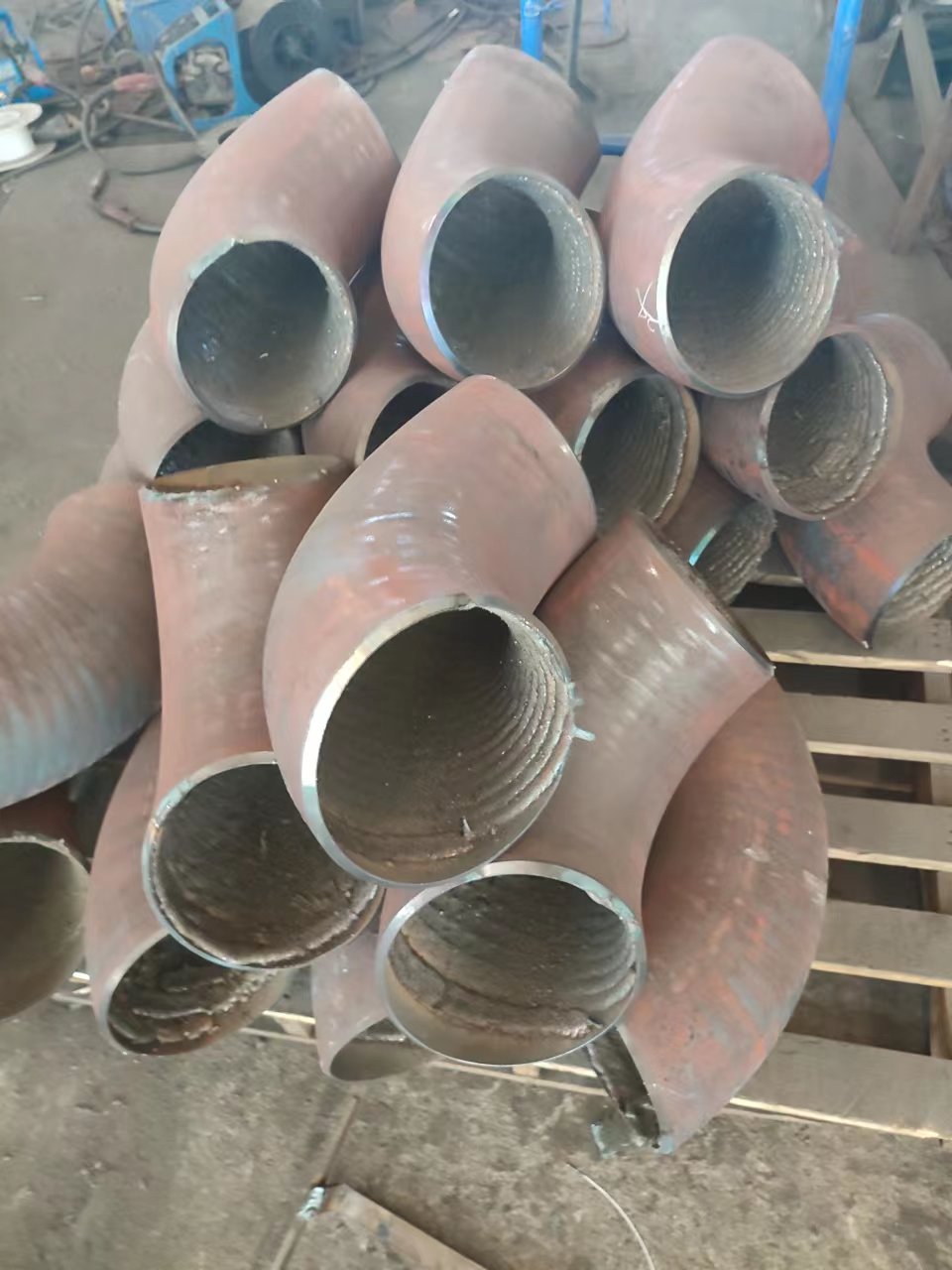 辽宁高铬合金耐磨弯头 堆焊耐磨弯头