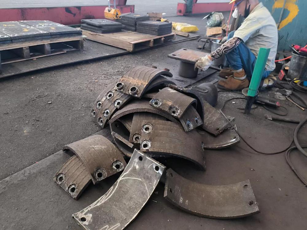 辽宁堆焊耐磨板切割定制件