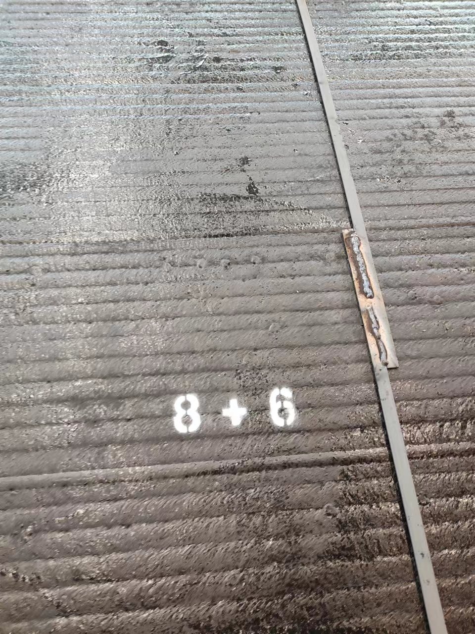 辽宁4+8+4耐磨板，双面焊耐磨板
