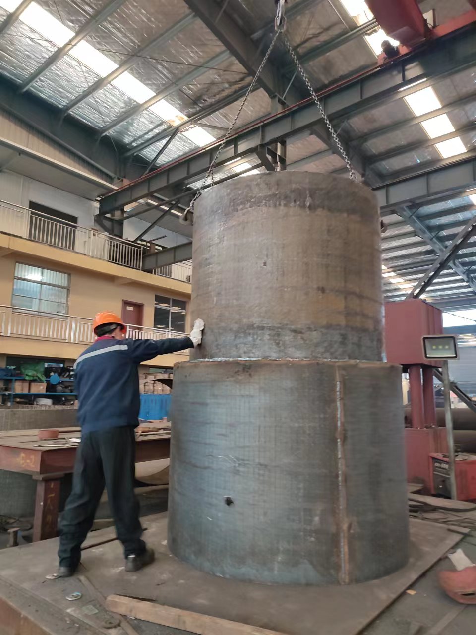 辽宁碳化铬耐磨料仓 碎玻璃料仓 堆焊耐磨钢板