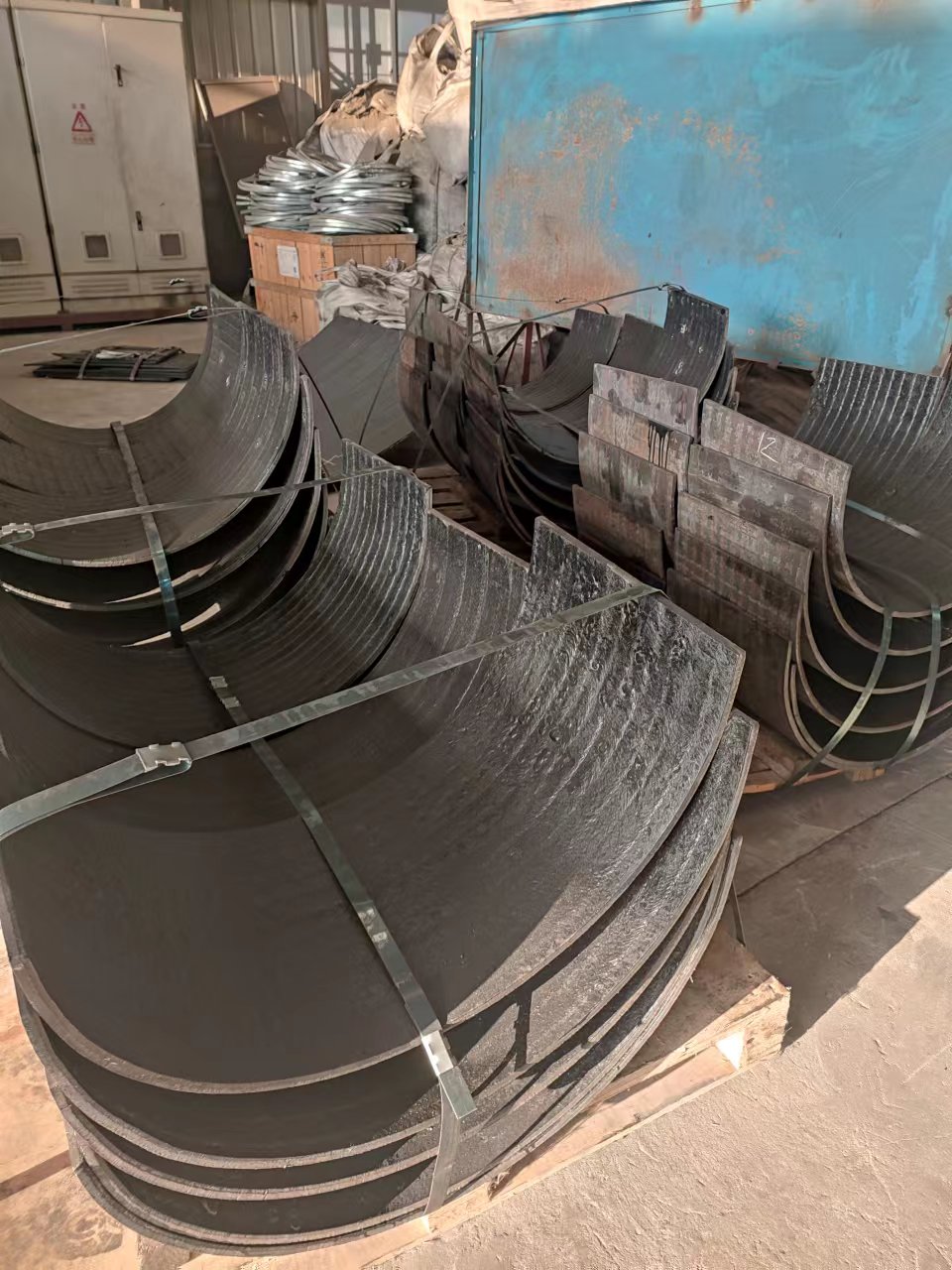 辽宁钢板压弧度 堆焊耐磨板