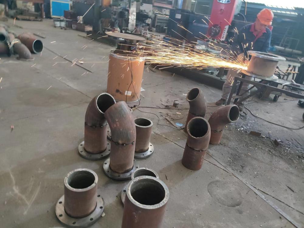 辽宁8+4耐磨管，堆焊耐磨管