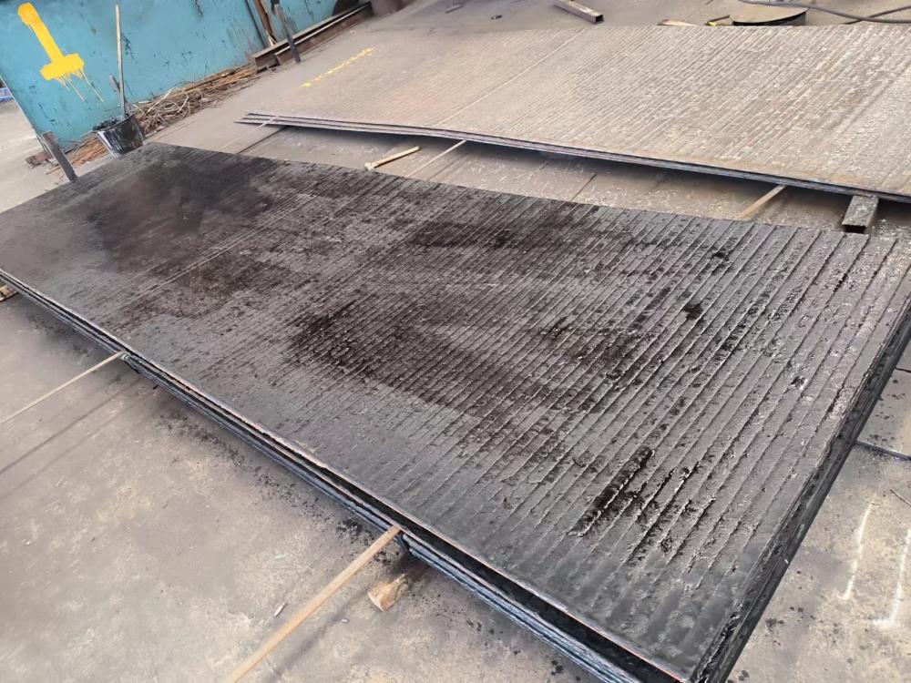 辽宁8+4耐磨板，碳化铬耐磨板